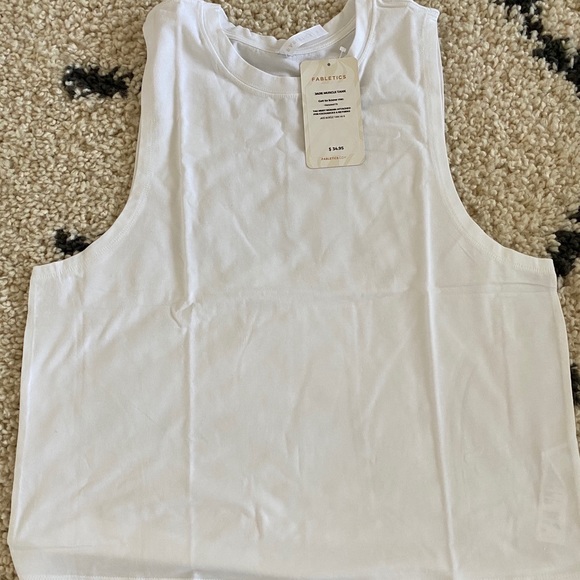 NWT Fabletics White Top 💖2 for $20💖 - Picture 2 of 2